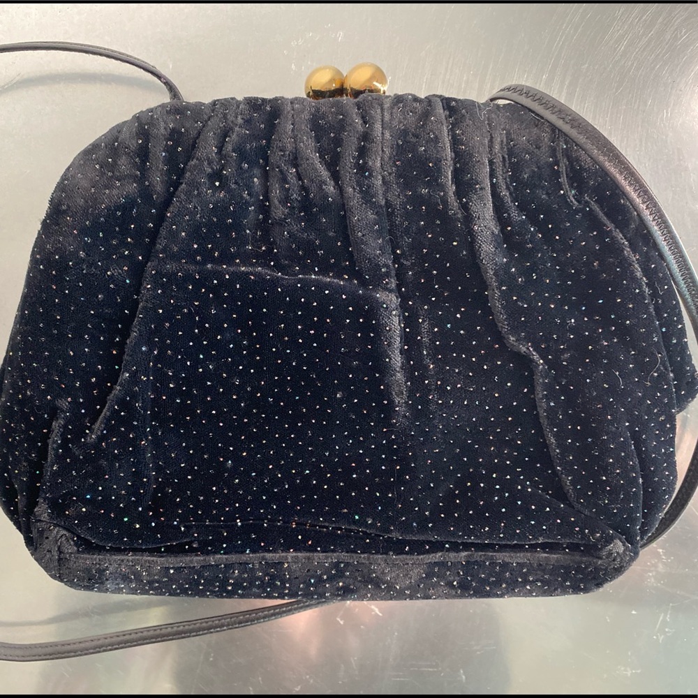 VINTAGE CLUTCH